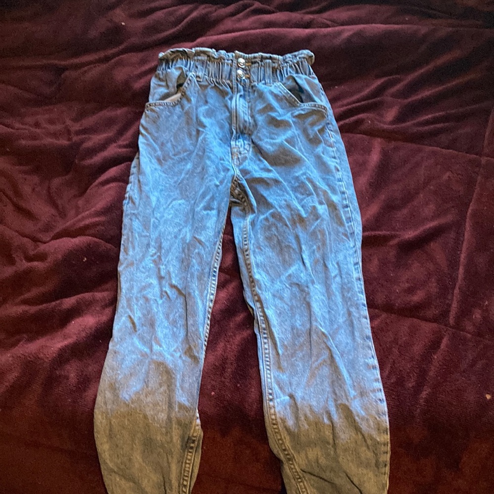 Size 4 kind of small on the waist